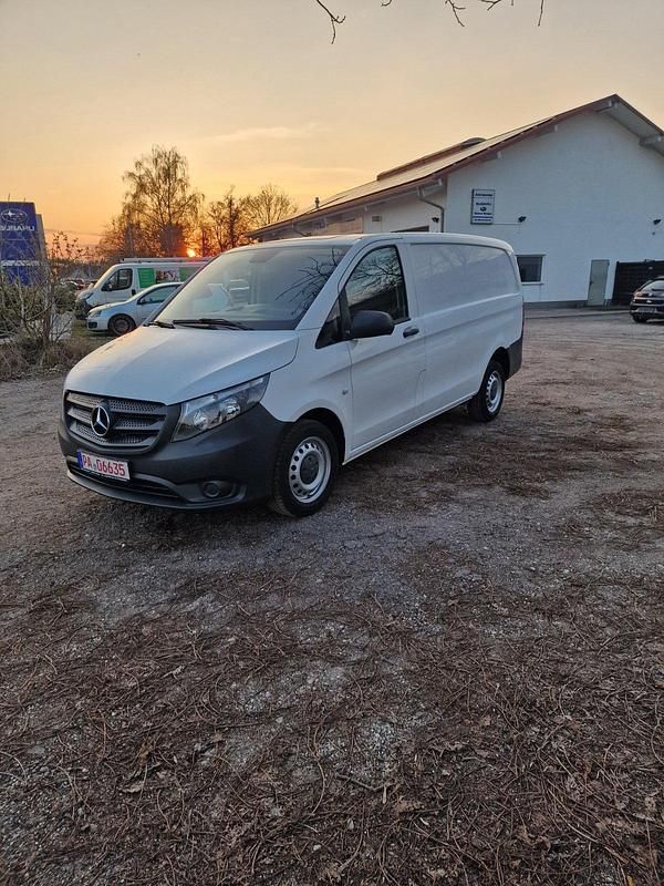 Gebraucht Mercedes Vito 88 PS (64 kW) 2015 Weiß Van