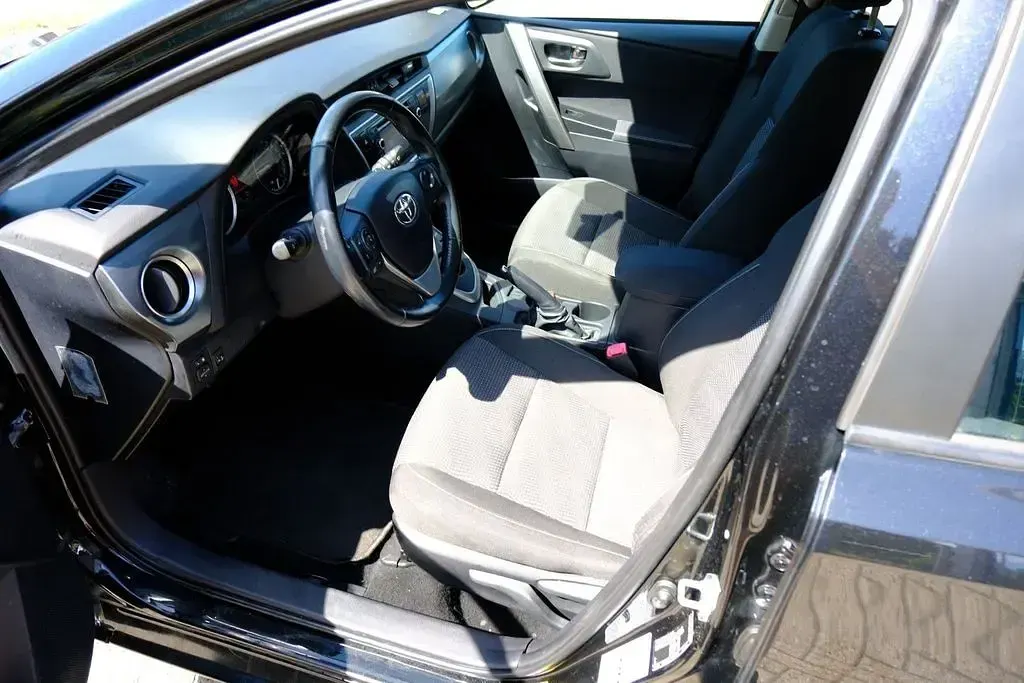 Gebraucht Toyota Auris Hybrid 99 PS (72 kW) 2013 Schwarz Limousine