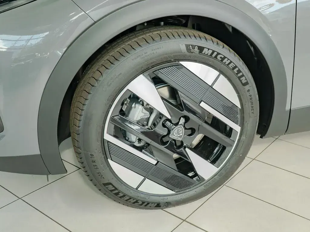 Neu Peugeot 408 GT 145 PS (106 kW) 2026 Grau / SUV