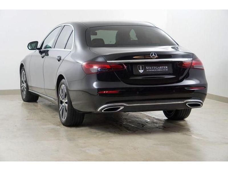 Gebraucht Mercedes E450 367 PS (269 kW) 2020 Obsidianschwarz  lack (metallic) Limousine