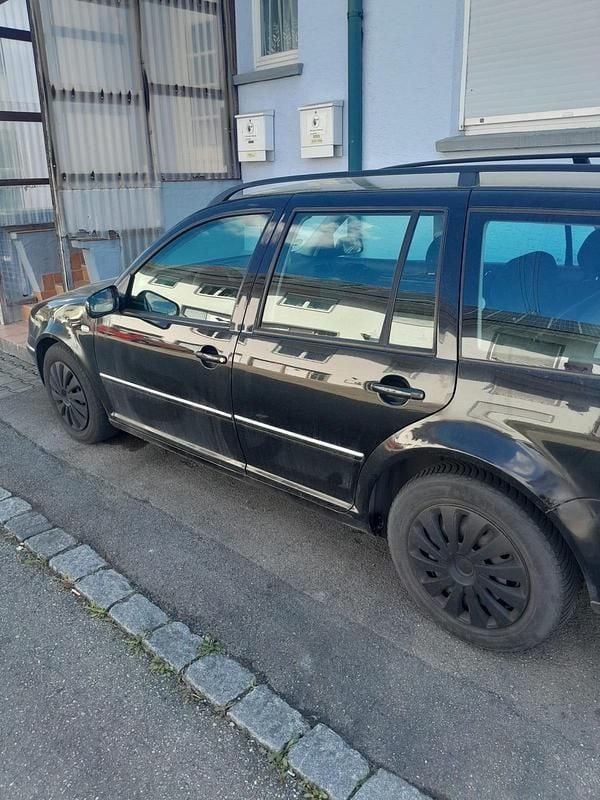 Second-hand VW Bora 110 CP (80 kW) 2003 Albastru Berlinǎ