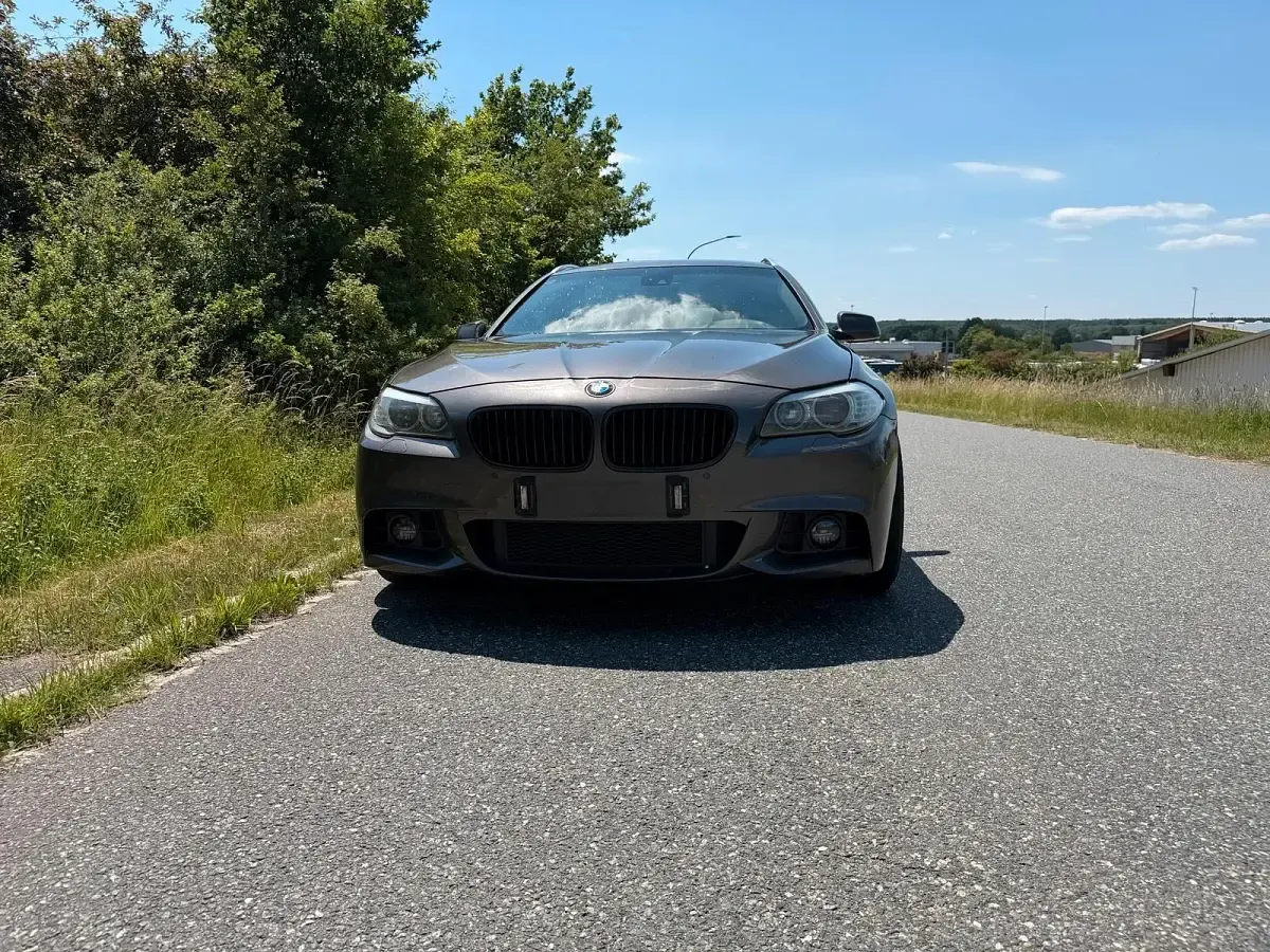 Gebraucht BMW 530 258 PS (189 kW) 2011 Braun Kombi