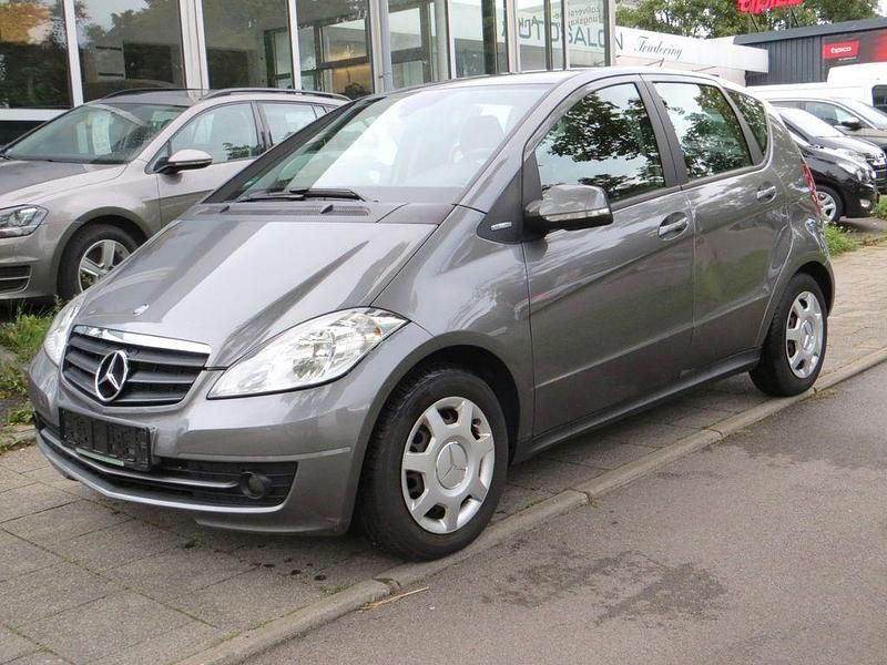 Grau Gebraucht 2009 Mercedes A160 Elegance Limousine | 3.999 € (Fairer Preis) - Bild 1/4