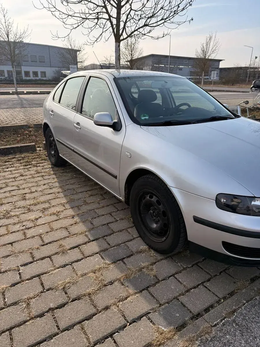 Occasion Seat Leon 105 ch (77 kW) 2001 Argent Berline