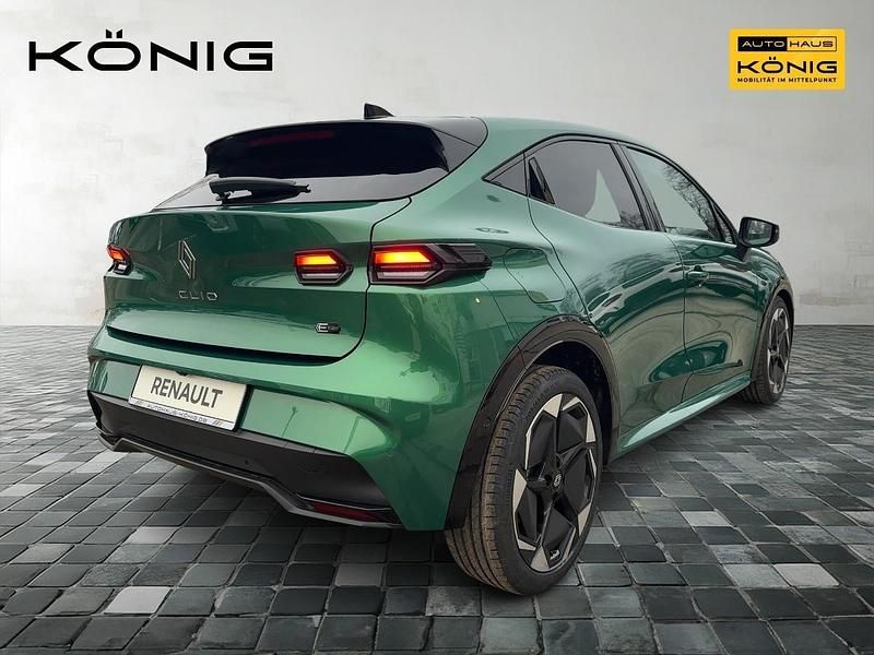 Neu Renault Clio V Techno 109 PS (80 kW) 2026 Grün Limousine