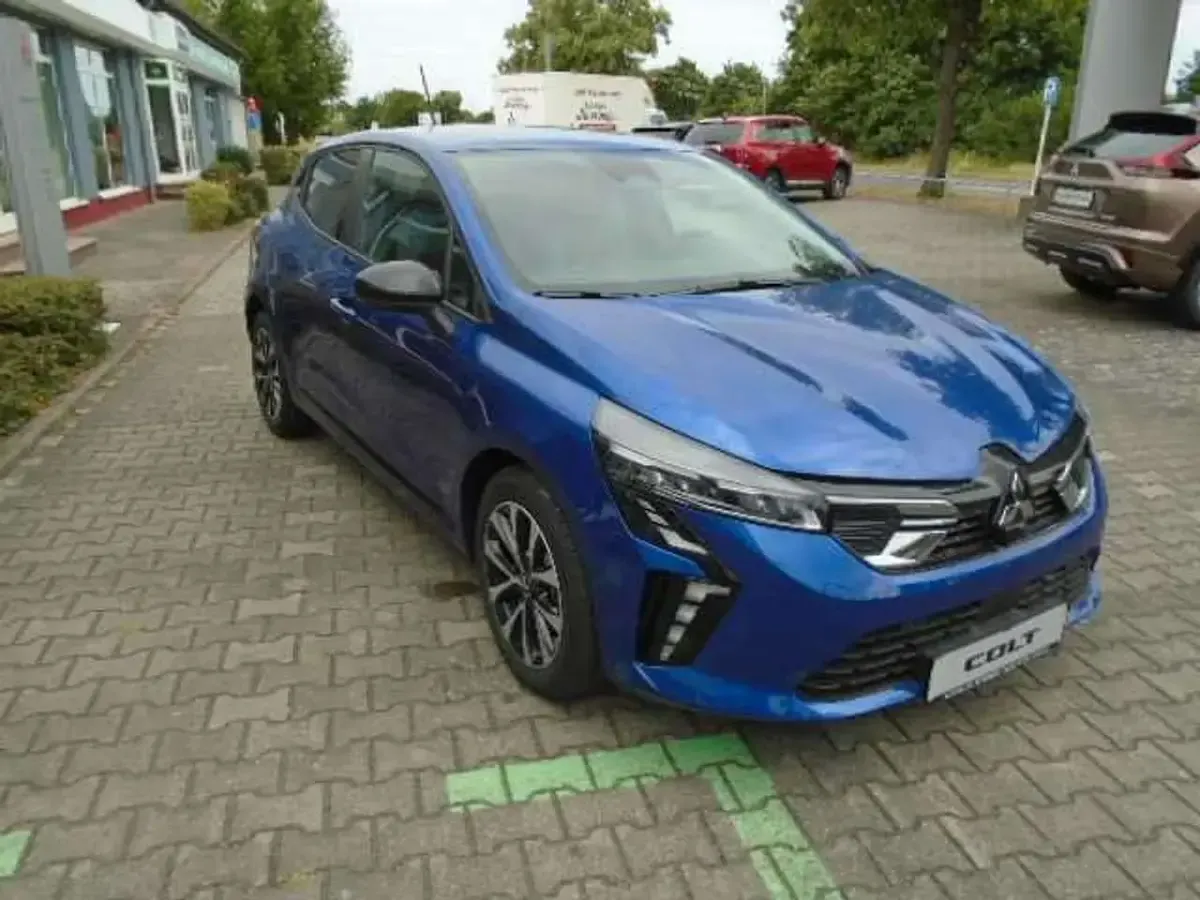 Neu Mitsubishi Colt Plus 91 PS (66 kW) 2025 Royalblau Kleinwagen