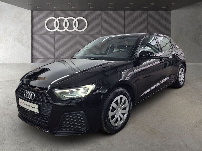 Schwarz Gebraucht 2022 Audi A1 Sportback Basis Kleinwagen | 17.990 € (Fairer Preis) - Bild 1/4