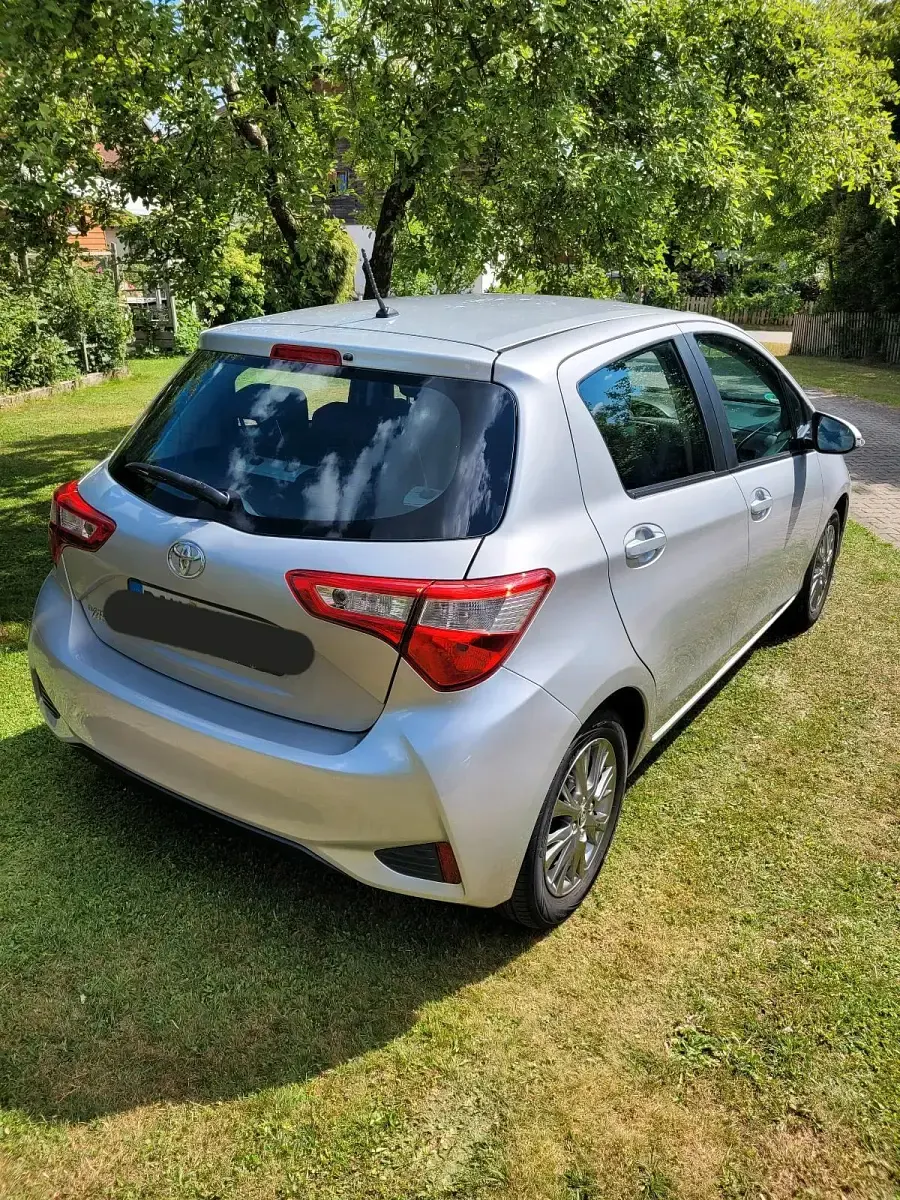 Gebraucht Toyota Yaris Comfort 111 PS (81 kW) 2017 Silber Kleinwagen