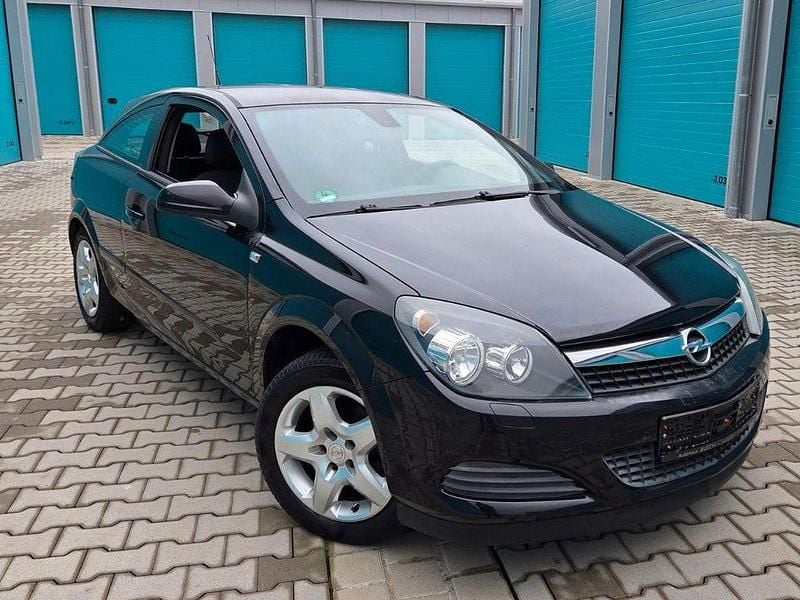 Schwarz Gebraucht 2008 Opel Astra GTC Edition Coupé | 3.250 € (Fairer Preis) - Bild 1/4