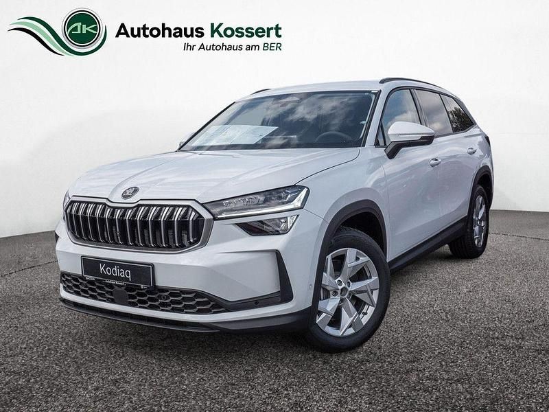 Weiß Neu 2025 Skoda Kodiaq Selection SUV | 51.759 € (Fairer Preis) - Bild 1/4