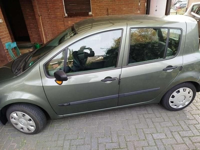 Gebraucht 2004 Renault Modus Authentique Van / Kleinbus | 1.250 € (Guter Preis) - Bild 1/4
