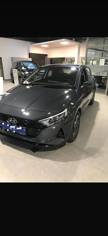 Gebraucht Hyundai i20 84 PS (61 kW) 2020 Grau Kleinwagen