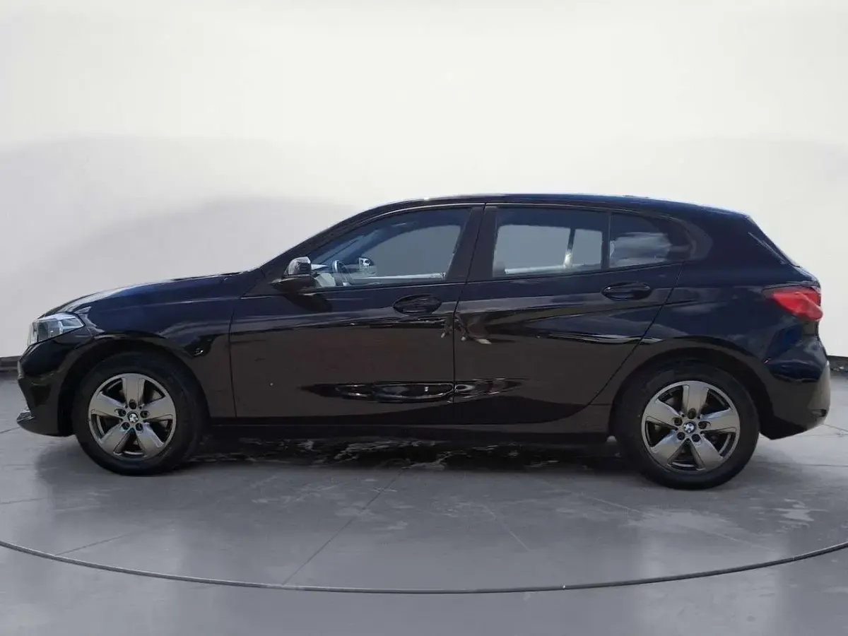 Gebraucht BMW 118 Advantage 136 PS (100 kW) 2022 Schwarz Limousine