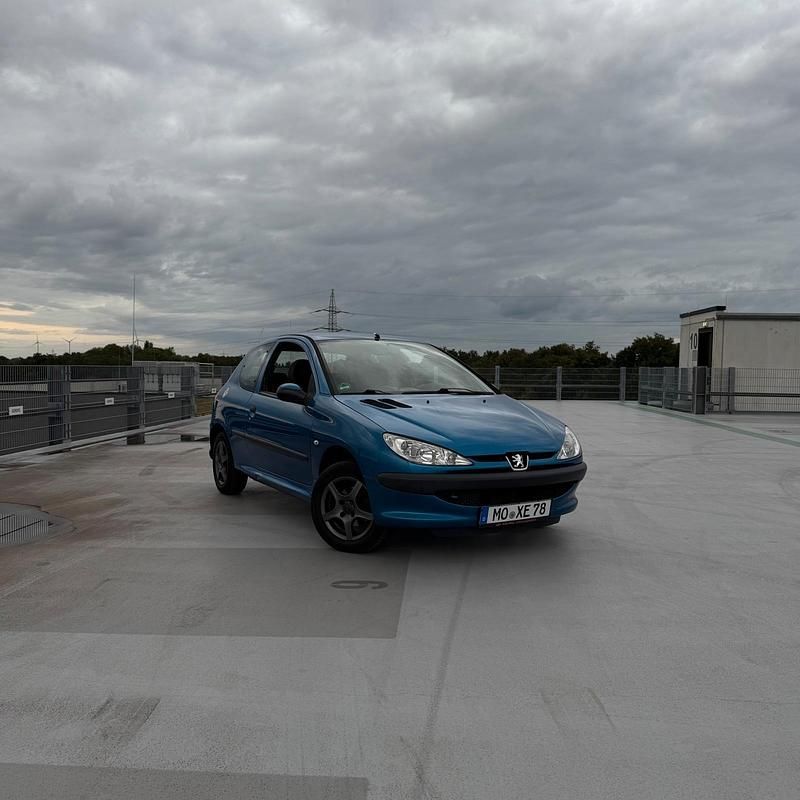 Blau Gebraucht 2005 Peugeot 206 Kleinwagen | 1.500 € (Fairer Preis) - Bild 1/4
