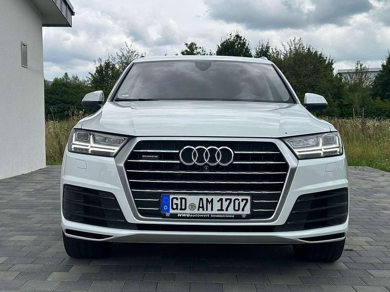 Weiß Gebraucht 2017 Audi Q7 SUV | 36.520 € - Bild 1/4