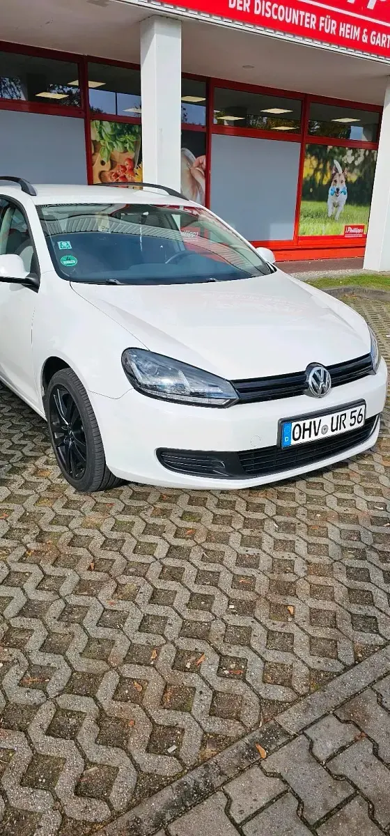 Gebraucht VW Golf VI 105 PS (77 kW) 2010 Weiß Kleinwagen