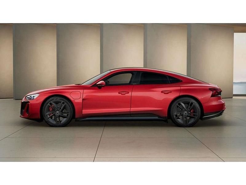 Gebraucht Audi e-tron GT quattro Sport 434 kW (591 PS) 2024 Rot Limousine