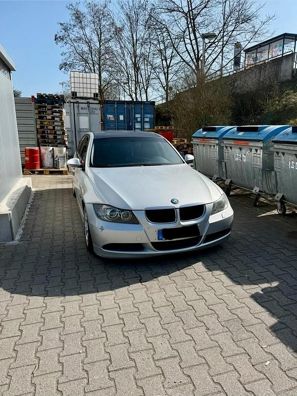 Gebraucht BMW 320 163 PS (119 kW) 2005 Silber Limousine