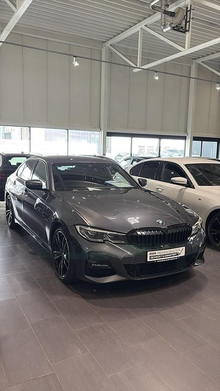 Grau Gebraucht 2022 BMW 330 M Sport Limousine | 40.000 € (Etwas zu teuer) - Bild 1/4