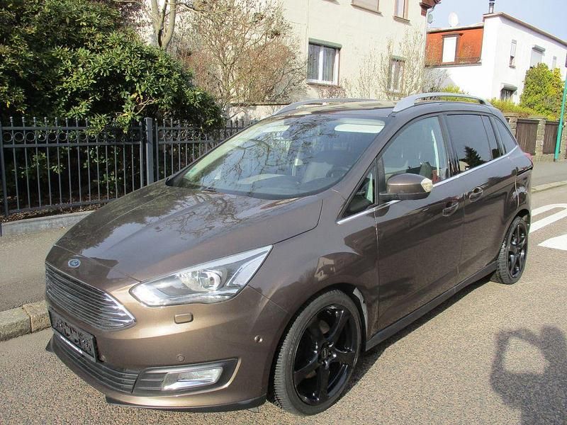 Gebraucht Ford Grand C-Max Titanium 150 PS (110 kW) 2015 Braun Van / Kleinbus