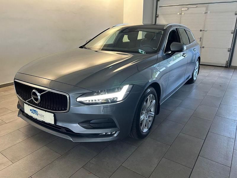 Grau Gebraucht 2017 Volvo V90 Momentum Kombi | 13.980 € (Fairer Preis) - Bild 1/4