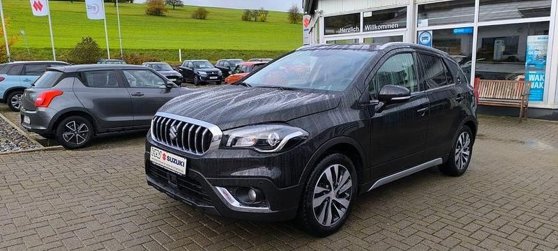 Schwarz Gebraucht 2018 Suzuki SX4 S-Cross Comfort+ SUV | 20.490 € (Etwas zu teuer) - Bild 1/4