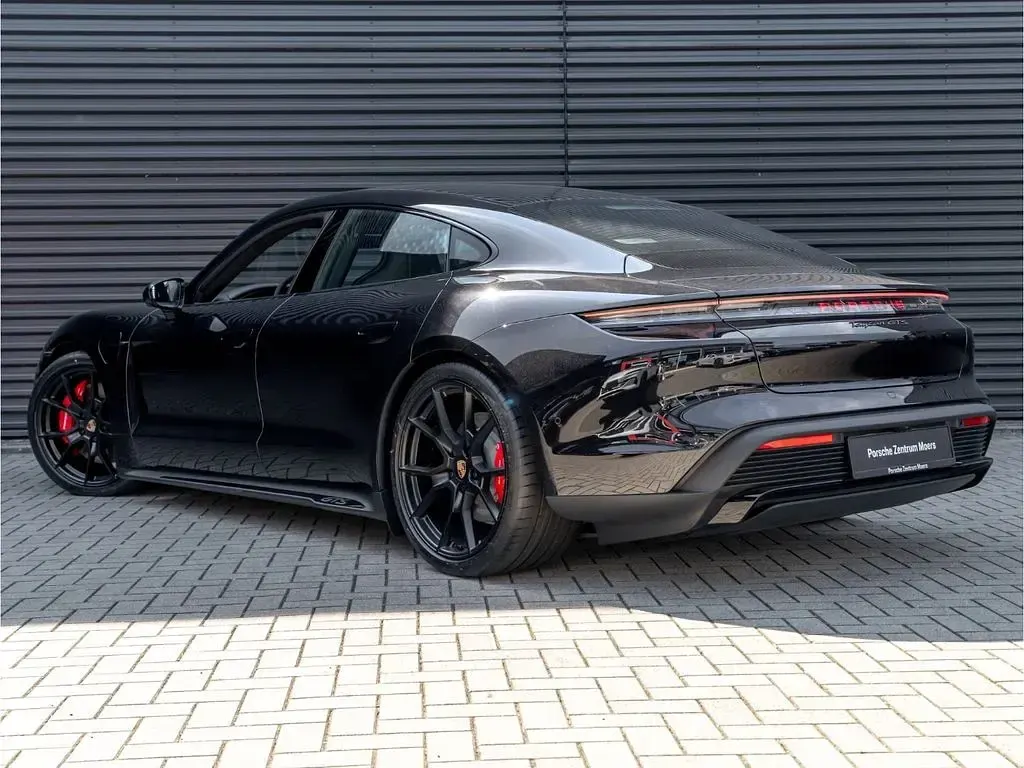Neu Porsche Taycan GTS 514 kW (700 PS) 2026 Schwarz Limousine