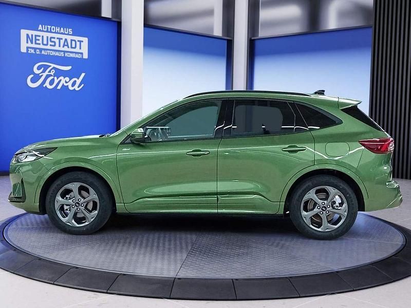 Neu Ford Kuga ST-Line 186 PS (136 kW) 2025 Bursting green metallic SUV