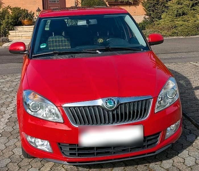 Gebraucht Skoda Fabia 69 PS (50 kW) 2013 Rot Kleinwagen
