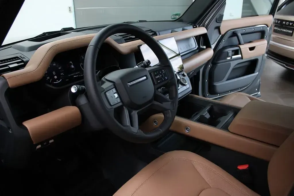 Neu Land Rover Defender Carpathian Edition 349 PS (256 kW) 2026 Grau SUV