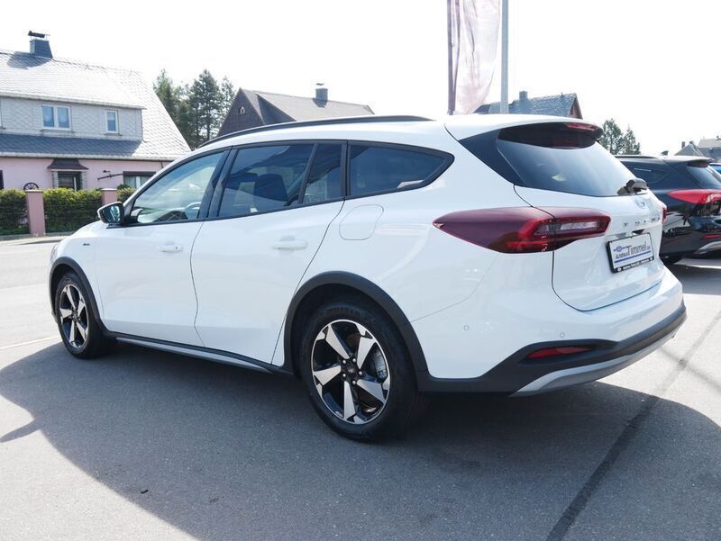 Neu Ford Focus Active X 125 PS (91 kW) 2025 Weiß Limousine