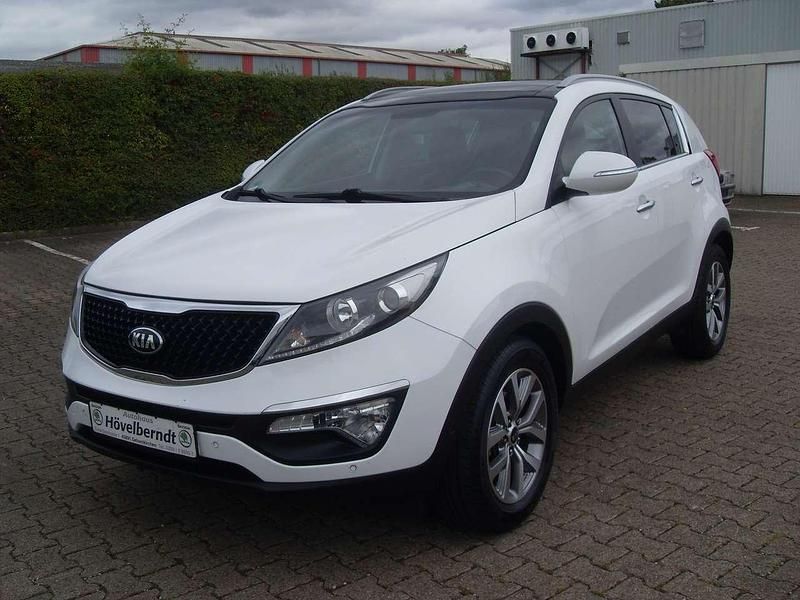 Weiß Gebraucht 2016 Kia Sportage DREAM-TEAM Edition SUV | 13.950 € (Fairer Preis) - Bild 1/4