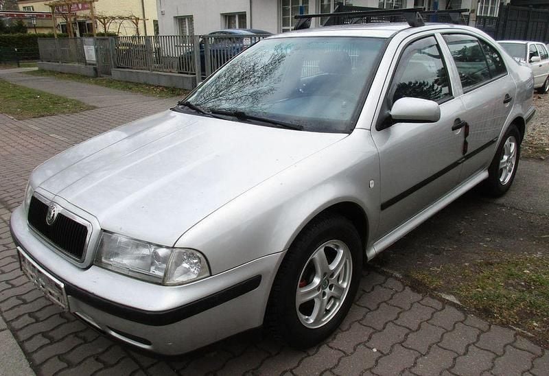 Gebraucht Skoda Octavia 101 PS (74 kW) 1998 Grau Limousine