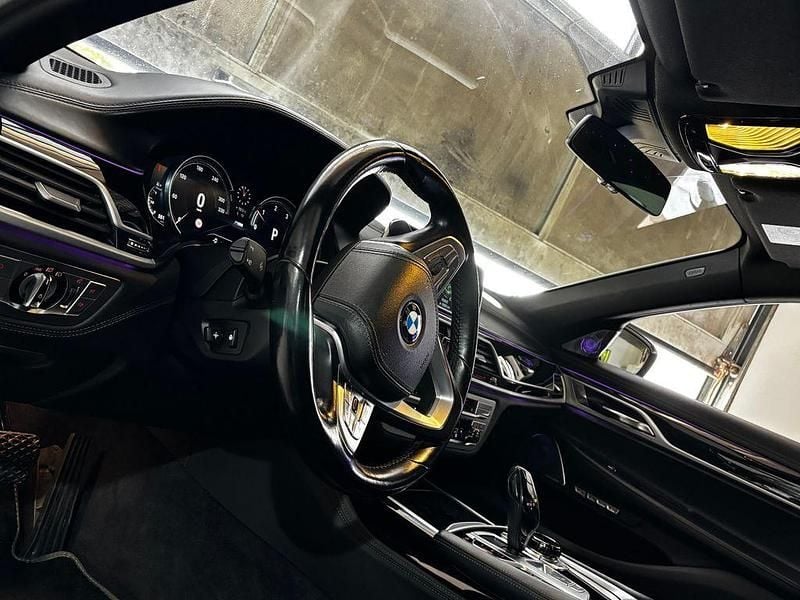 Gebraucht BMW 750 M Performance 400 PS (294 kW) 2017 Grau Limousine