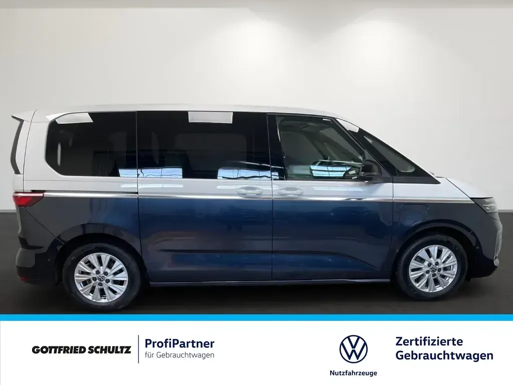 Gebraucht VW Multivan Basis 177 PS (130 kW) 2025 Weiss Van / Kleinbus