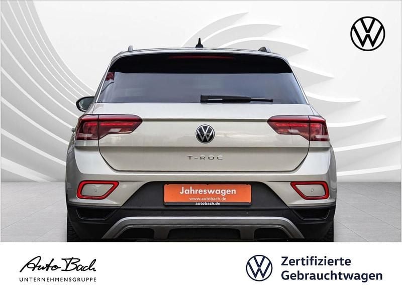 Gebraucht VW T-Roc Move 150 PS (110 kW) 2023 Ivory silver metallic SUV