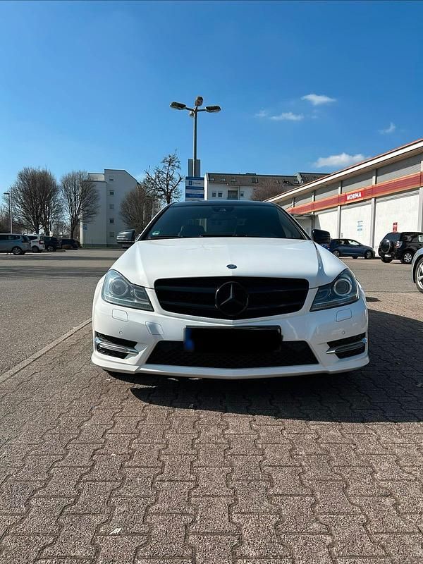 Gebraucht Mercedes C220 Sport 170 PS (125 kW) 2013 Weiß Coupé