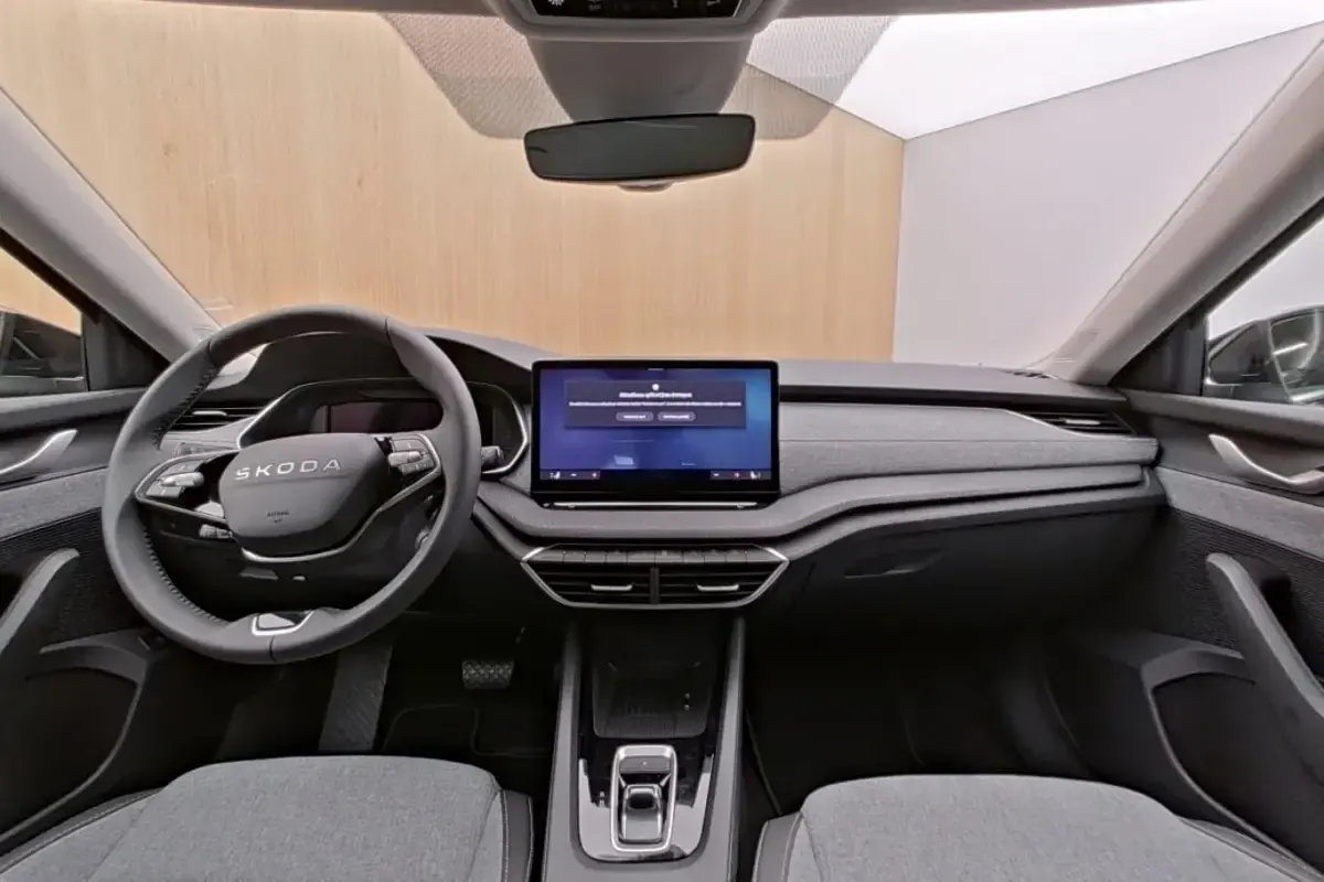 Neu Skoda Octavia Selection 150 PS (110 kW) 2025 Blackmagic perleffekt Kombi