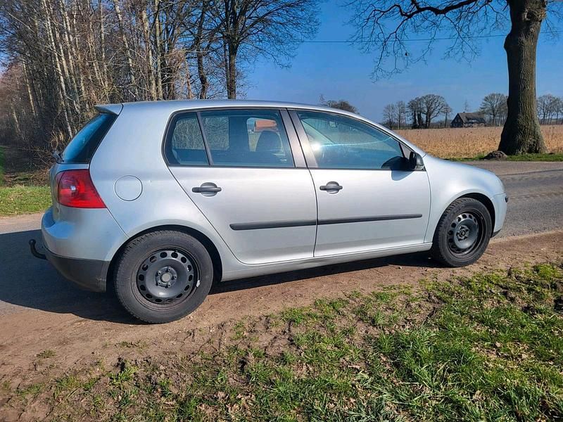 Gebraucht VW Golf V 105 PS (77 kW) 2007 Silber Limousine