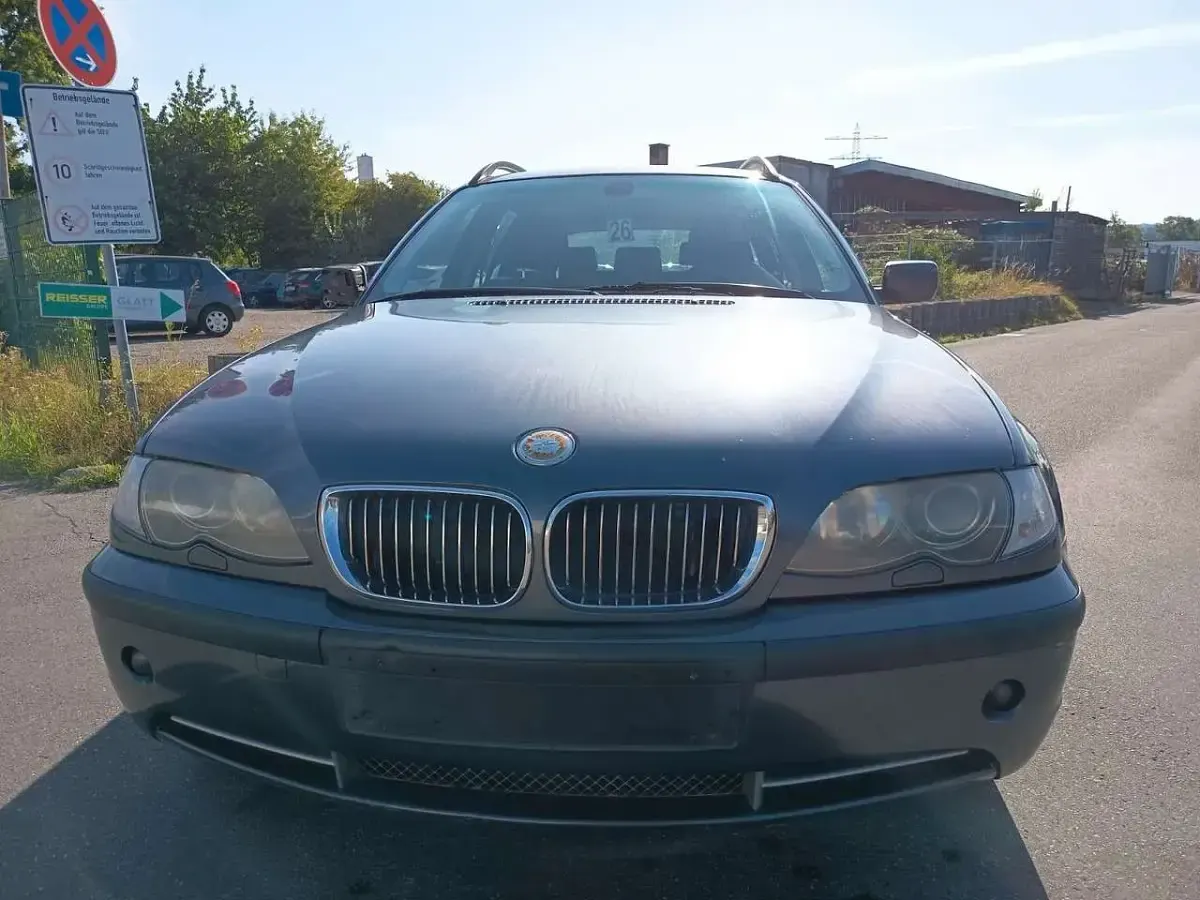 Gebraucht BMW 330 231 PS (169 kW) 2002 Grau Kombi