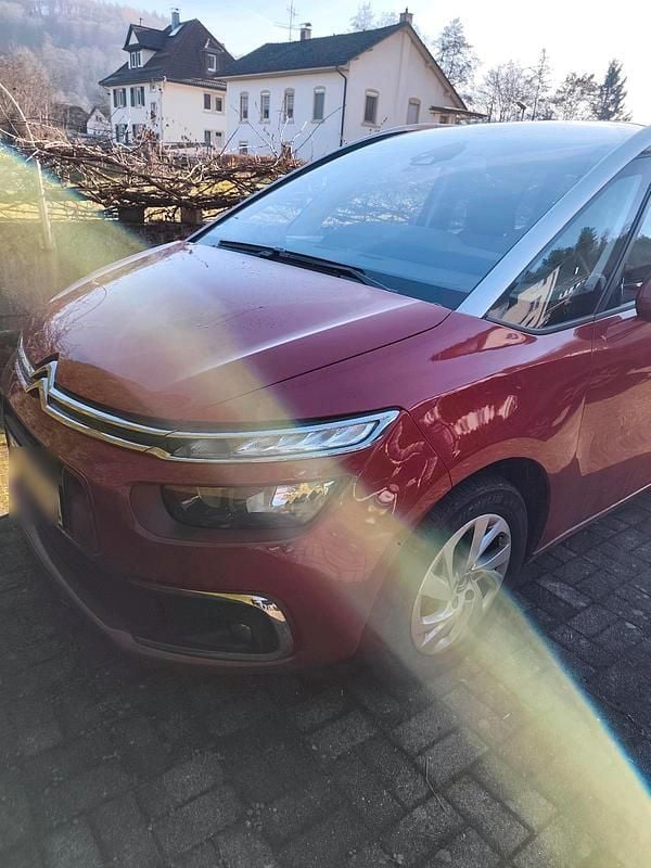 Rot Gebraucht 2018 Citroën C4 SpaceTourer Van / Kleinbus | 9.500 € (Superpreis) - Bild 1/4