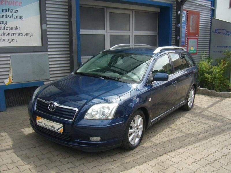 Blau Gebraucht 2005 Toyota Avensis Kombi | 5.900 € - Bild 1/4