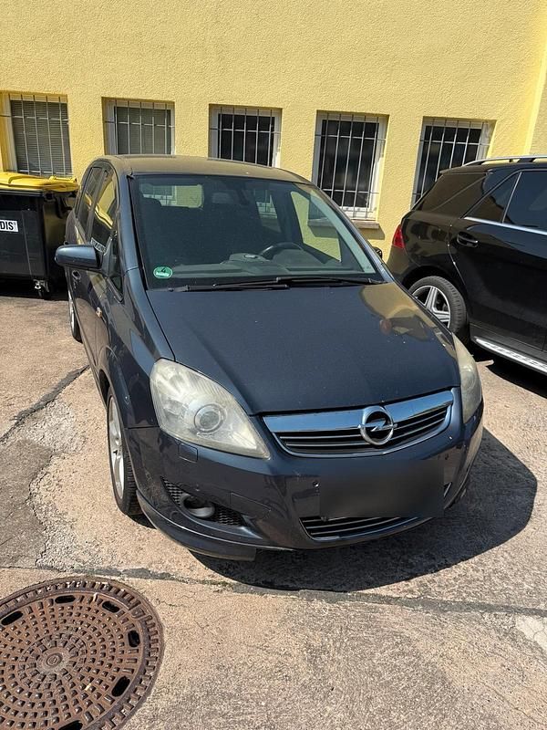 Andere farben Gebraucht 2011 Opel Zafira Van / Kleinbus | 2.200 € (Superpreis) - Bild 1/4