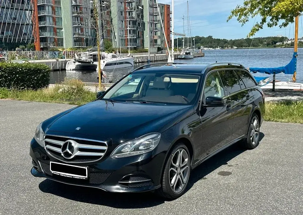 Gebraucht Mercedes E250 211 PS (155 kW) 2014 Schwarz Kombi