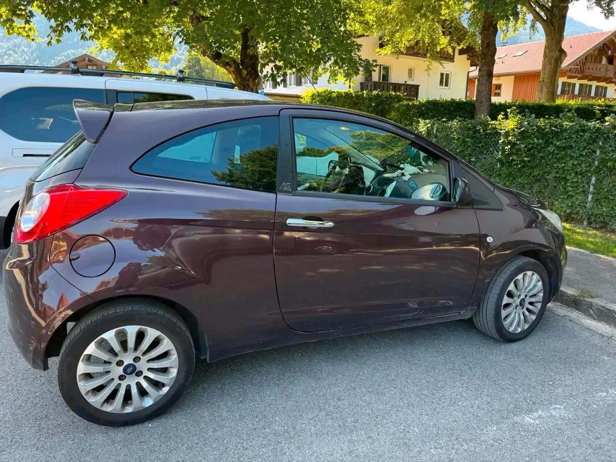 Gebraucht Ford Ka Titanium 70 PS (51 kW) 2013 Braun Kleinwagen