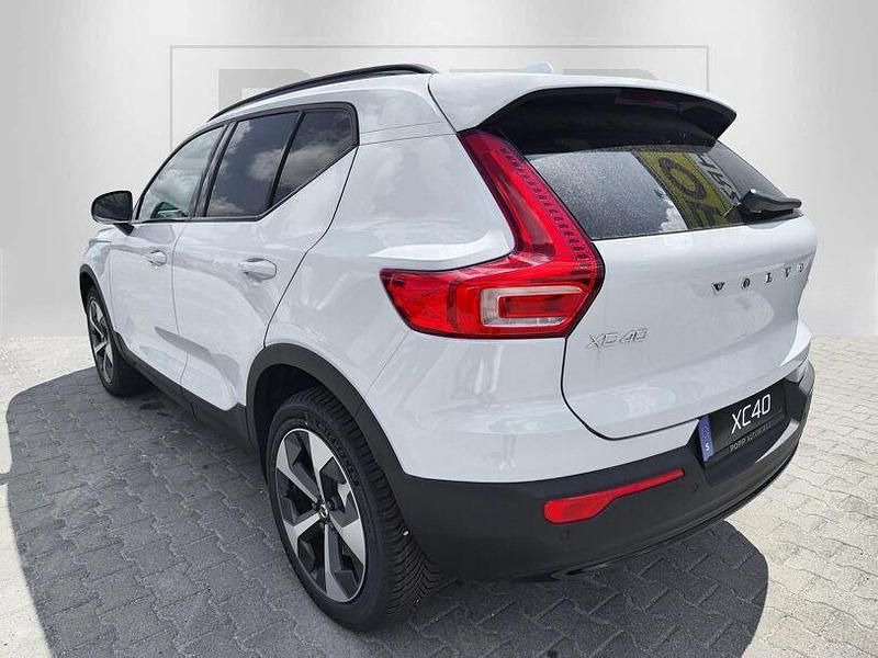Gebraucht Volvo XC40 Plus 163 PS (119 kW) 2024 Cloud blue SUV