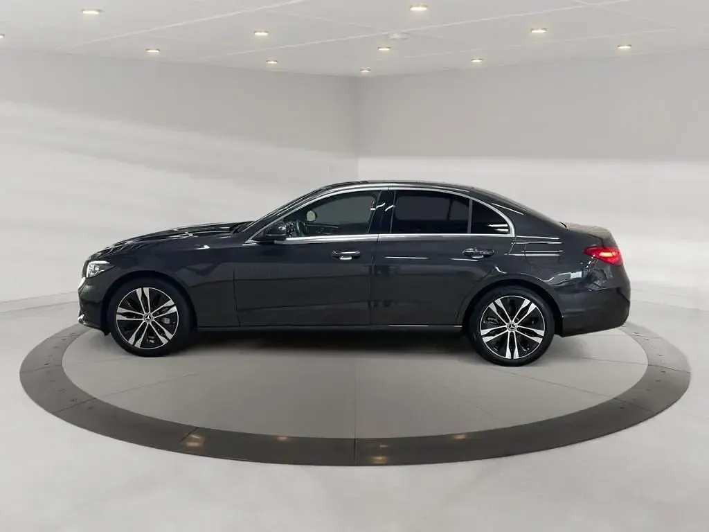 Gebraucht Mercedes C300e Avantgarde 204 PS (150 kW) 2024 Metalliclack graphitgrau Limousine