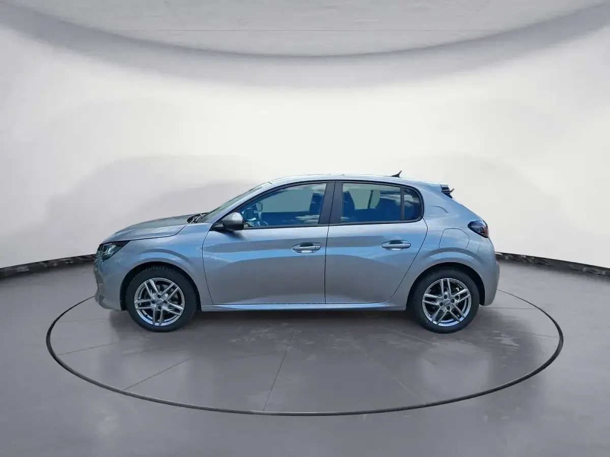Gebraucht Peugeot 208 Active 101 PS (74 kW) 2021 Kleinwagen