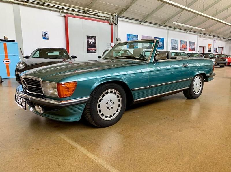 Grün Gebraucht 1986 Mercedes 500 Cabrio | 30.900 € - Bild 1/4
