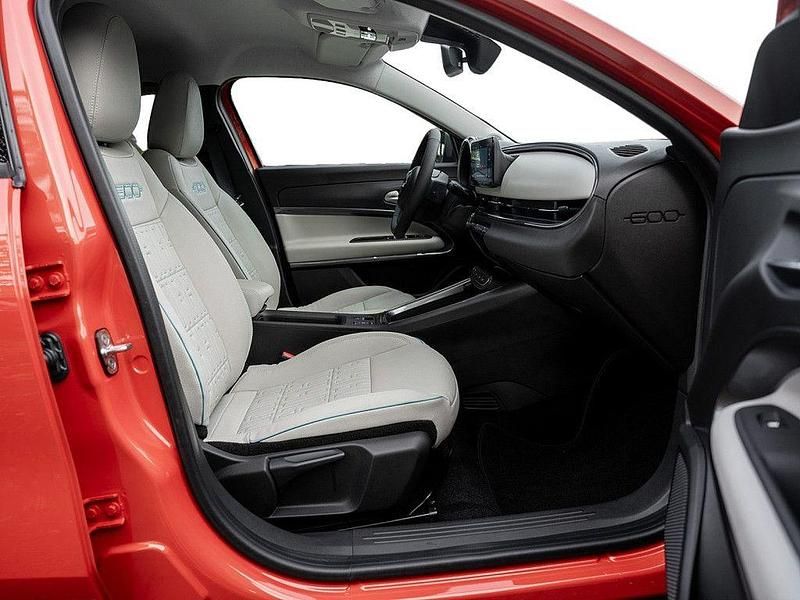 Gebraucht Fiat 600E La Prima 114 kW (156 PS) 2025 Rot Limousine